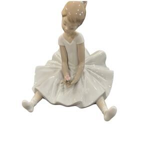 Lladro porcelain Dreamy Ballet collectible graceful innocent